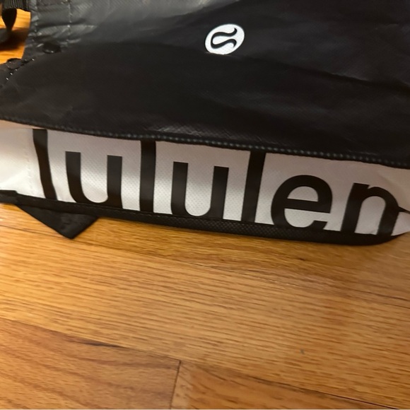 Lululemon Reusable Empty 2 Bags (B Tres ) - Picture 4 of 6